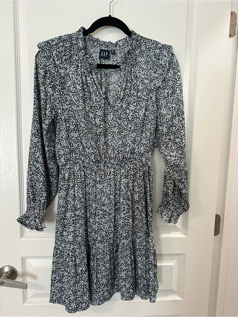 GAP Black and White Micro Floral Long-Sleeve Tiered Dress